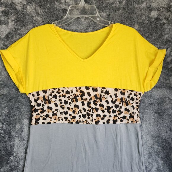 Women's Animal Print Short Sleeve V Neck Colorblocked Top Shirt Short Sleeve NEW - Picture 3 of 7